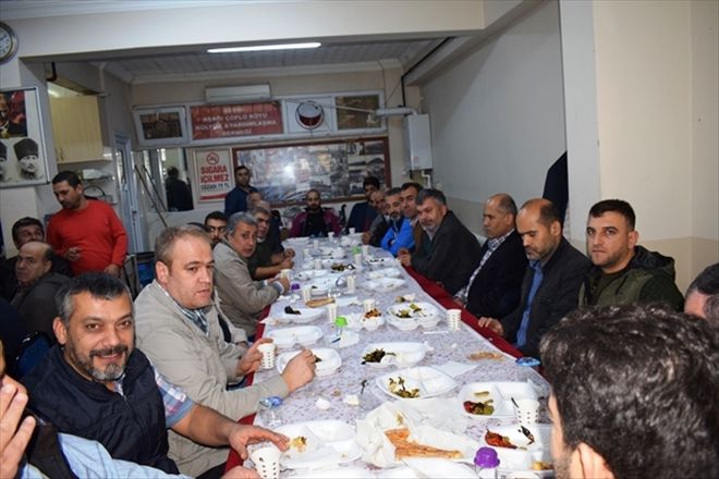 Besni Aşağı Çöplü Köyü Derneği Yeni Başkanı kahvaltı verdi
