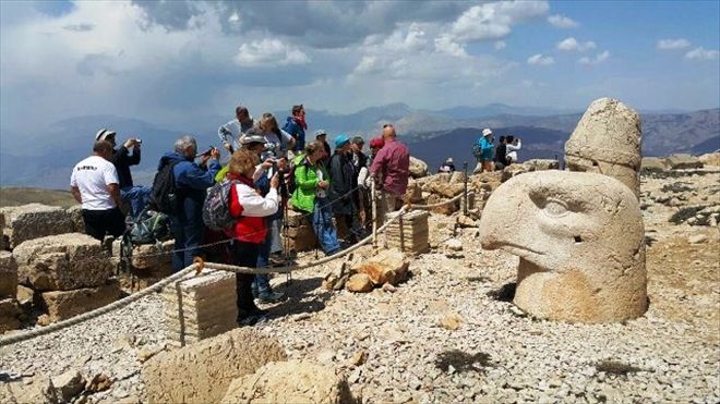 İsrailli Arkeolog Grubu Nemrut´a Hayran Kaldı
