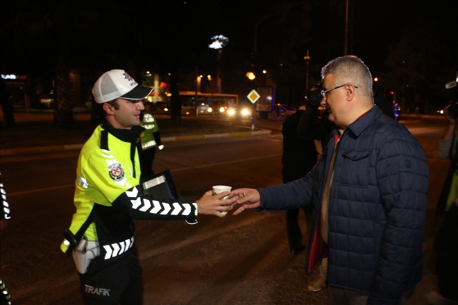 Vali Aykut Pekmez´den Polislere Çorba ikramı