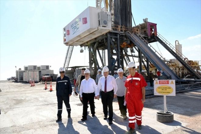 Vali Aykut Pekmez, TPAO´nun Petrol Arama Sahalarını İnceledi