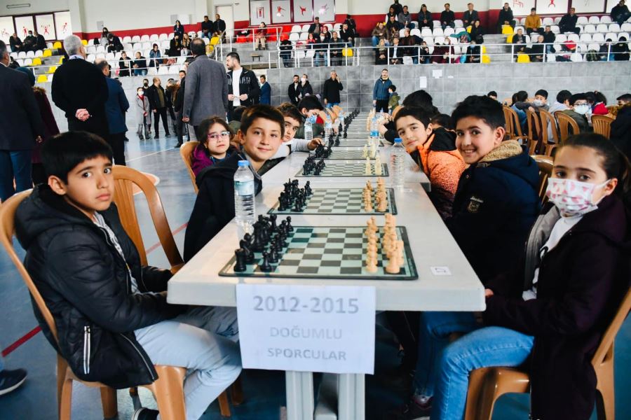 Besni’de satranç turnuvasına büyük ilgi