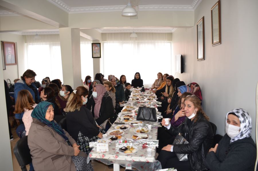 CHP Besni Kadın Kollarından  8 Mart kadınlar günü etkinliği