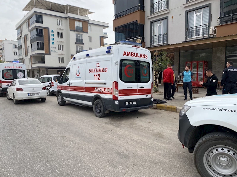 Yaralı taşıyan ambulans ile minibüs çarpıştı: 1 yaralı