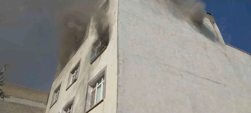 Kilis’te bir evde meydana gelen yangında 1 kişi yaralandı