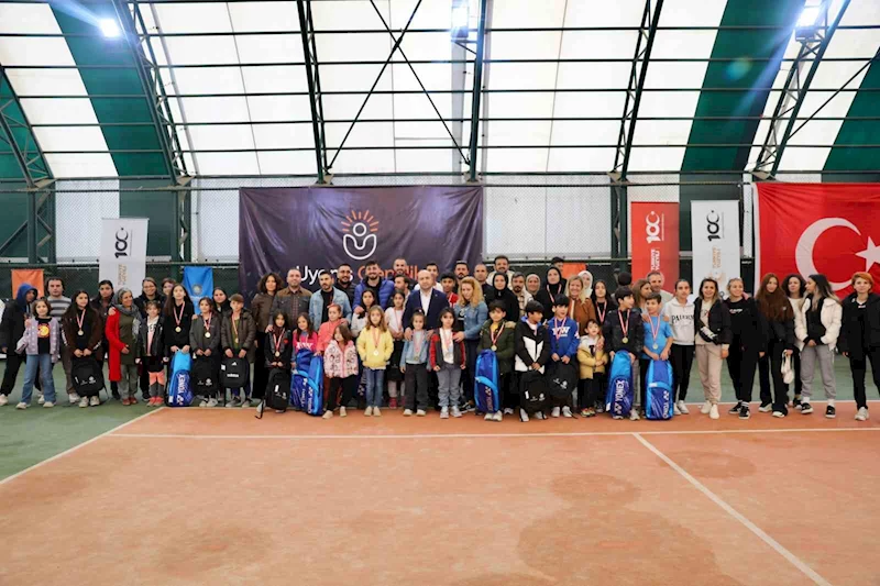 ’Uyanış Gençlik 2. Tenis Turnuvası’ sona erdi