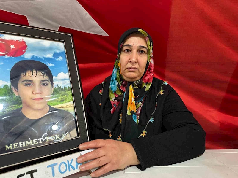 Evlat nöbetindeki anne 11 yaşındayken kaçırılan oğlunun yolunu gözlüyor