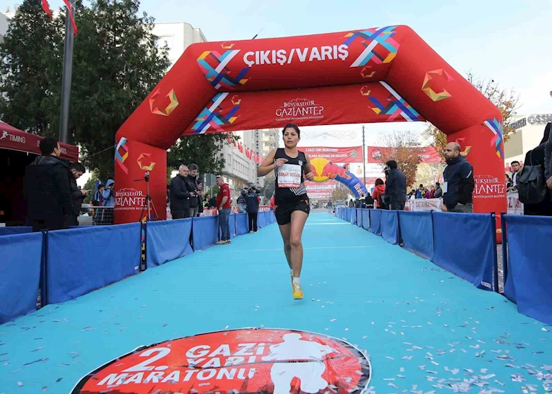 Bin 300 profesyonel sporcu Gazi Yarı Maratonu’nda ter dökecek