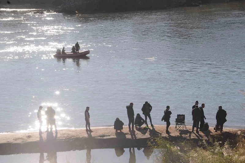 Arama kurtarma ekipleri Dicle Nehrinde kaybolan kızı aramaya devam ediyor
