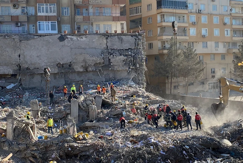 Depremde 77 kişiye mezar olan binanın inşasında elverişsiz malzeme kullanılmış