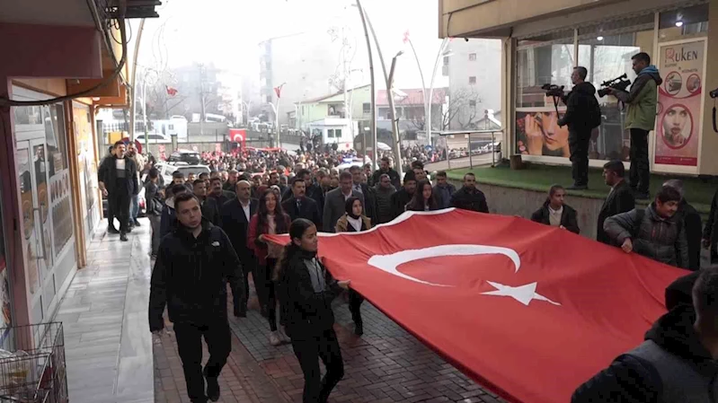 ’Kahrolsun PKK’ sloganlarıyla şehitlere saygı yürüyüşü düzenlendi