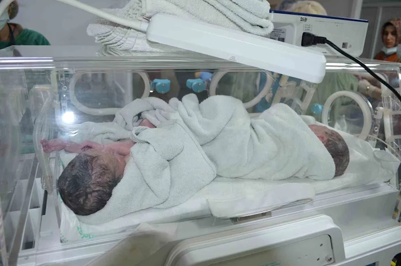 Gaziantep’te yeni yılın ilk üçüz bebekleri dünyaya geldi
