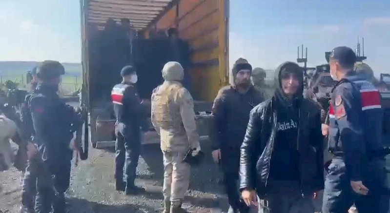 Tırda 72 kaçak göçmen yakalandı
