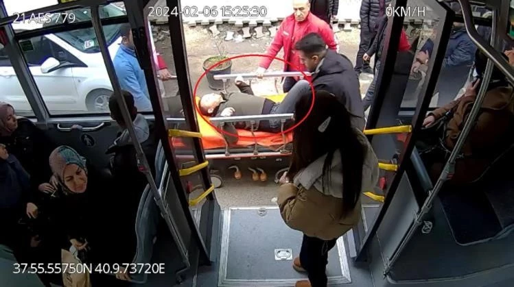 Otobüs şoförü, rahatsızlanan öğretmeni hastaneye yetiştirdi