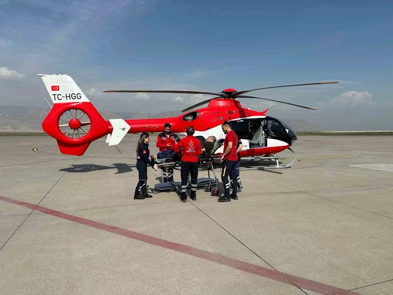 Kalp yetmezliği olan hasta ambulans helikopterle Diyarbakır’a sevk edildi