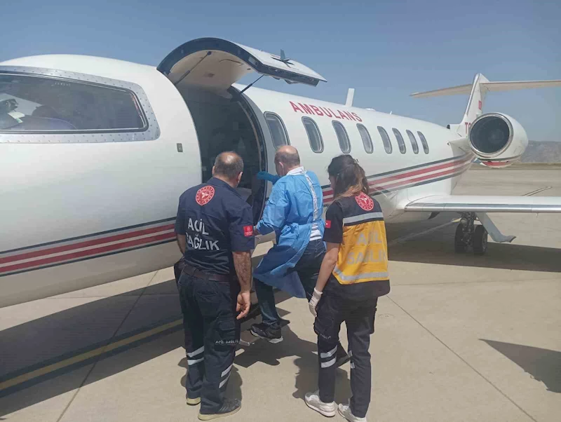 Rahatsızlanan 20 günlük bebek ambulans uçakla Ankara’ya sevk edildi