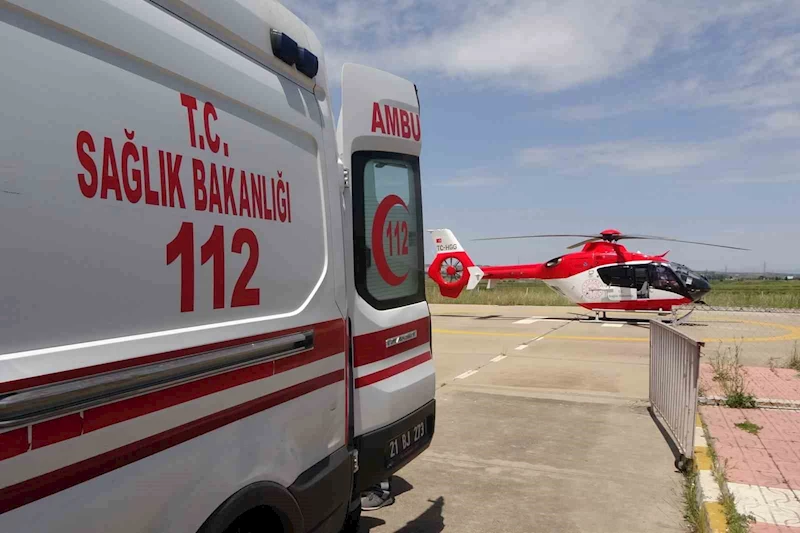 Ambulans helikopter, kaynar süt kazanına düşen çocuk için havalandı