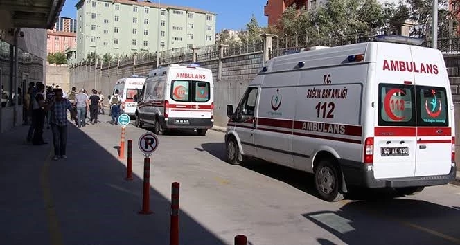 Siirt’te hastane önünde kavga: 5 yaralı

