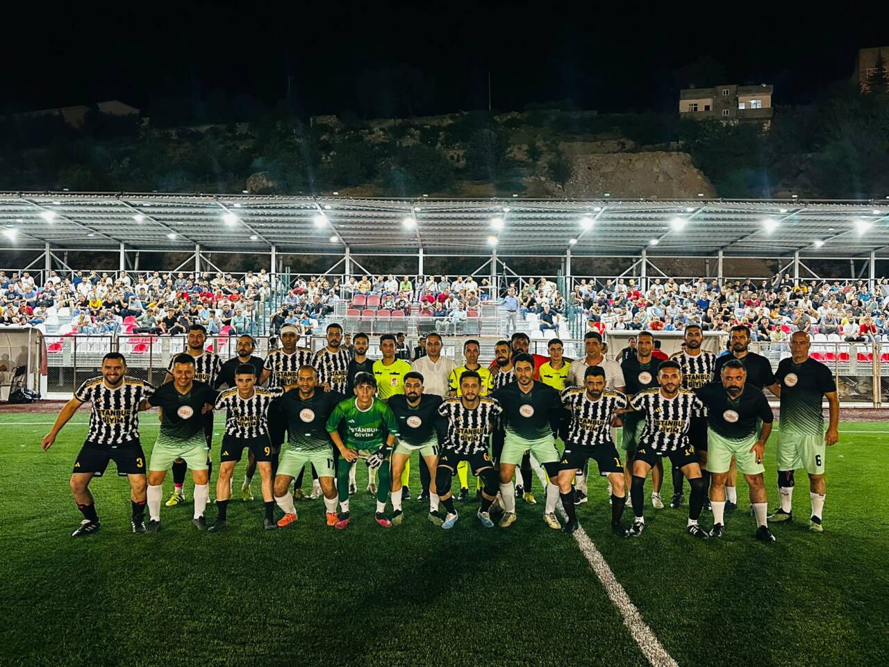 Besni Tam Saha Futbol Turnuvası’nda Büyük Final: Kaymakam Partal, Tribünde Yerini Aldı