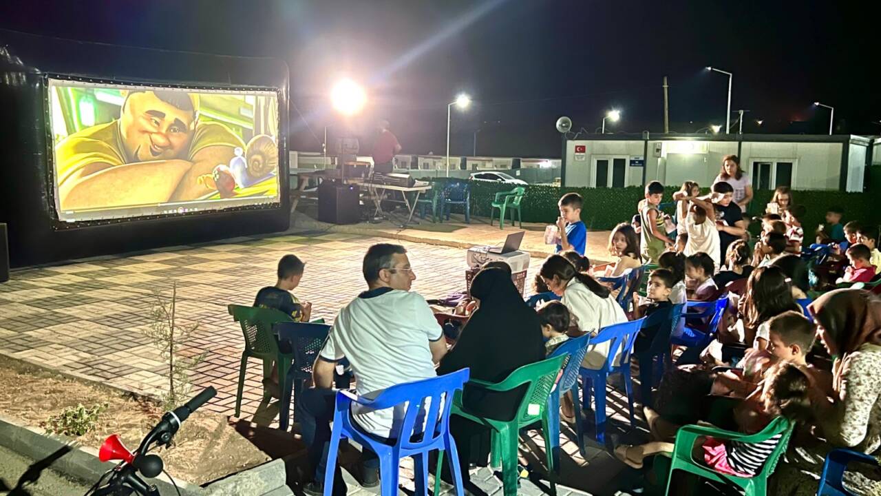 Adıyaman’da çocuklar için sıcacık bir açık hava sineması etkinliği