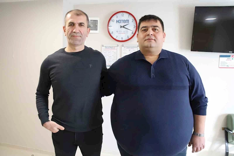 220 kiloyla girdiği mide