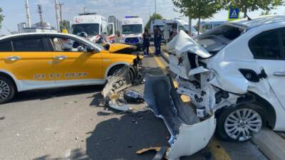 Diyarbakır’da merkez Kayapınar ilçesinde kızını sınava götüren ailenin otomobili ile