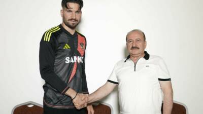 Gaziantep Futbol Kulübü, Zaglebie Lubin forması giyen Yunan Milli kaleci