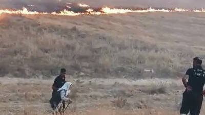 Adıyaman’da, çıkan anız yangınında alevler arasında kalan yaşlı kadın itfaiye