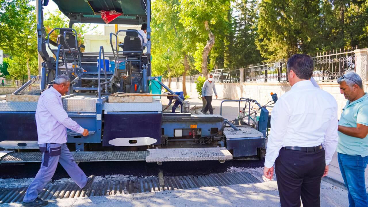 Adıyaman belediyesi üniveriste öğrencileri için yol çalışmalarını hızlandırdı