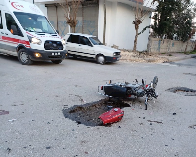 Adıyaman’da otomobil ile motosikletin