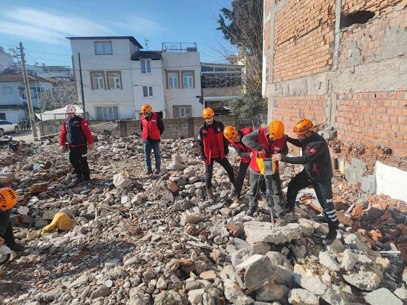 Adıyaman’da kurtarma ekibi tarafından