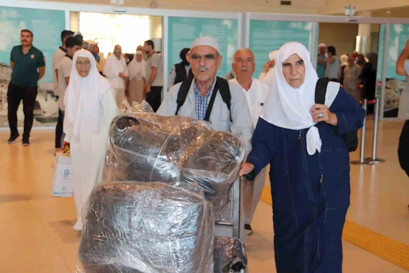 Adıyaman’ın hacı kafilesi geri