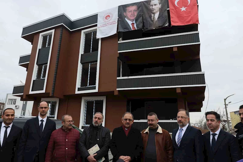 Bakan Özhaseki, Adıyaman’da evini