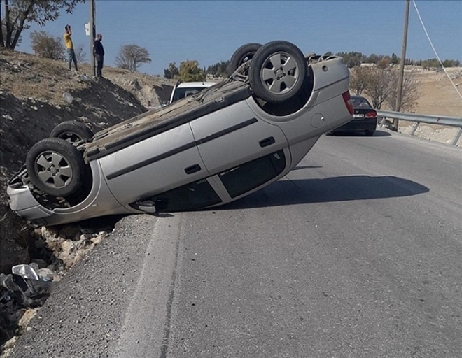 Besni´de Takla Atan Otomobilin Sürücüsü Yaralandı Besni Çevre yolu üzerinde otomobilin takla atması sonucu meydana gelen