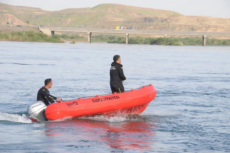 Dicle Nehri’nde bir kişinin