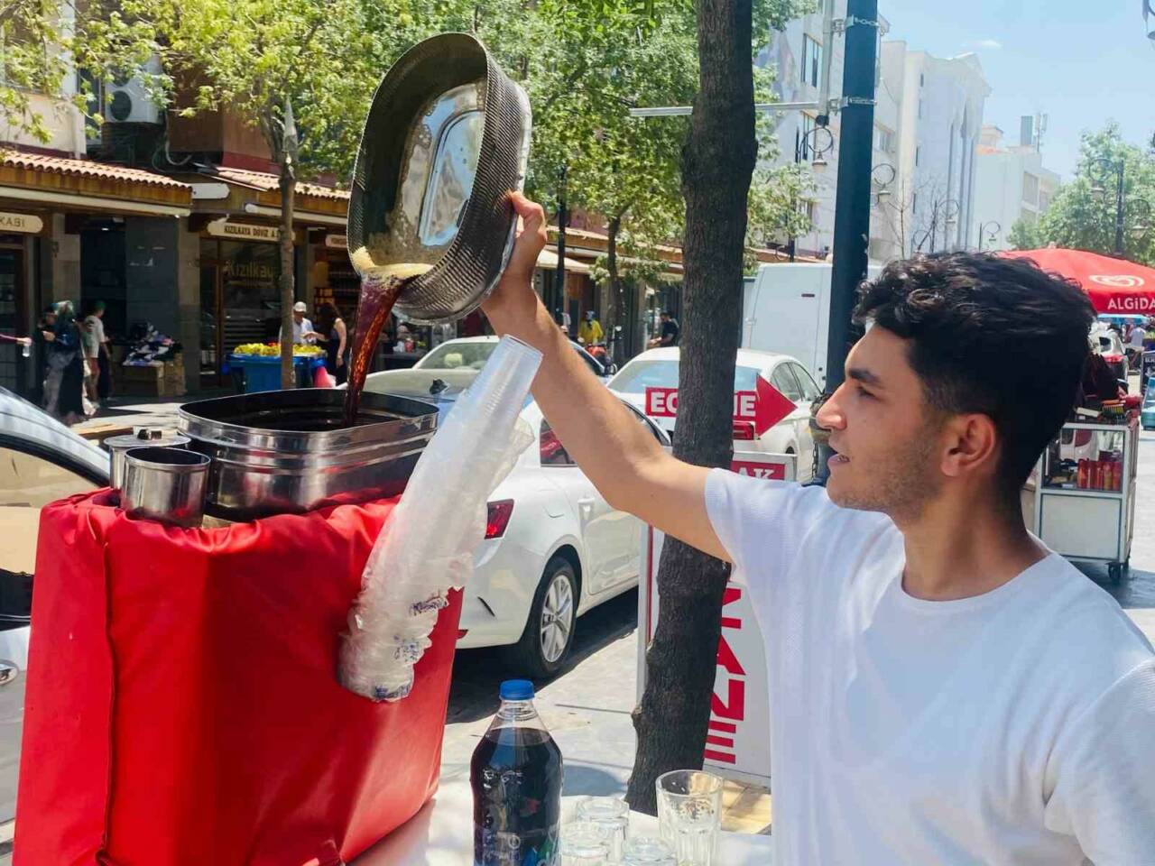 DİYARBAKIR’DA SICAK HAVALAR MEVSİM NORMALLERİNİN ÜSTÜNDEN SEYREDERKEN, YAKLAŞIK 2 SAATTE