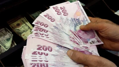 En düşük emekli aylığının 12 bin 500 liraya yükseltilmesini de