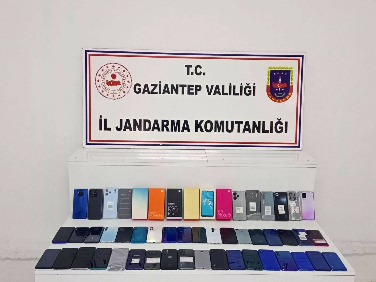 Gaziantep’te 2 milyon lira değerinde kaçak telefon ele geçirildi