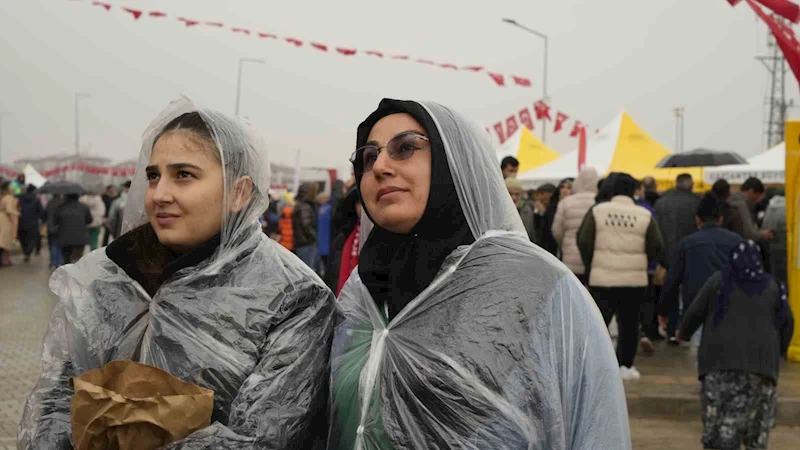 Gaziantep’te depremzedelerin kura heyecanı