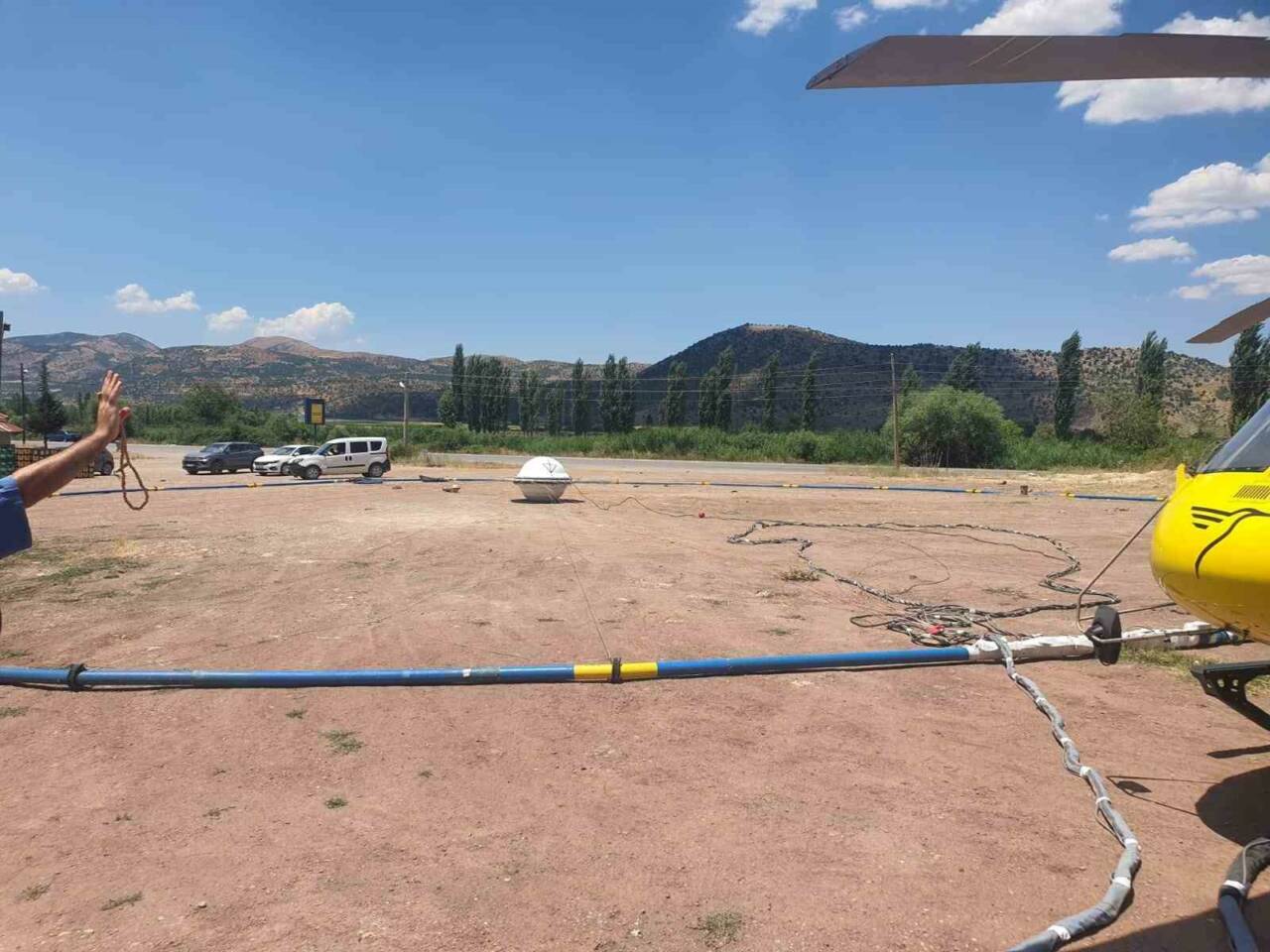 ADIYAMAN’IN GÖLBAŞI İLÇESİNDE HELİKOPTERLE MADEN ARAŞTIRMASI YAPILIYOR.