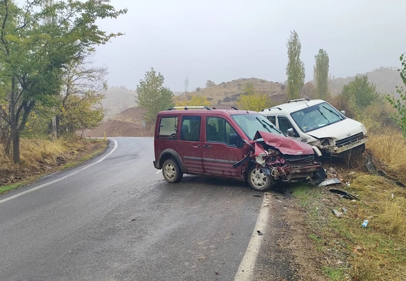 Adıyaman’da iki hafif ticari