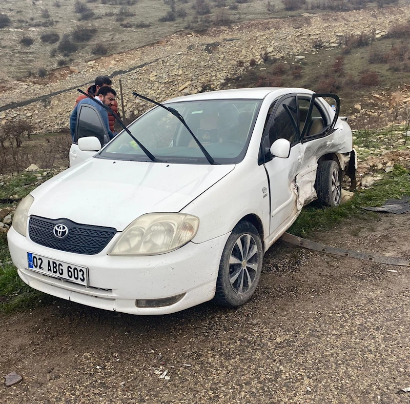 Gölbaşı'nda iki otomobil çarpıştı: