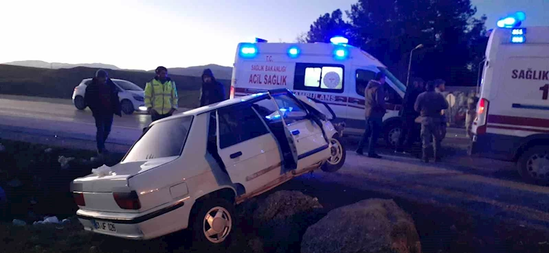 Adıyaman’da, iki otomobilin çarpışması