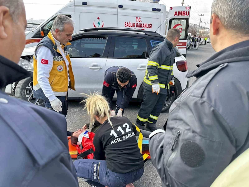 İki otomobilin çarpışması sonucu