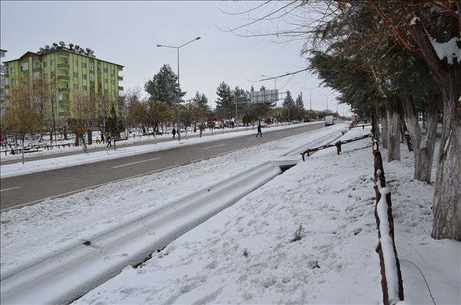 Etkili kar yağışı Besni´de