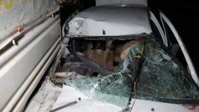 Adıyaman'da, kayısı bahçesinden dönen kamyonet ile otomobilin çarpışması sonucu ağır