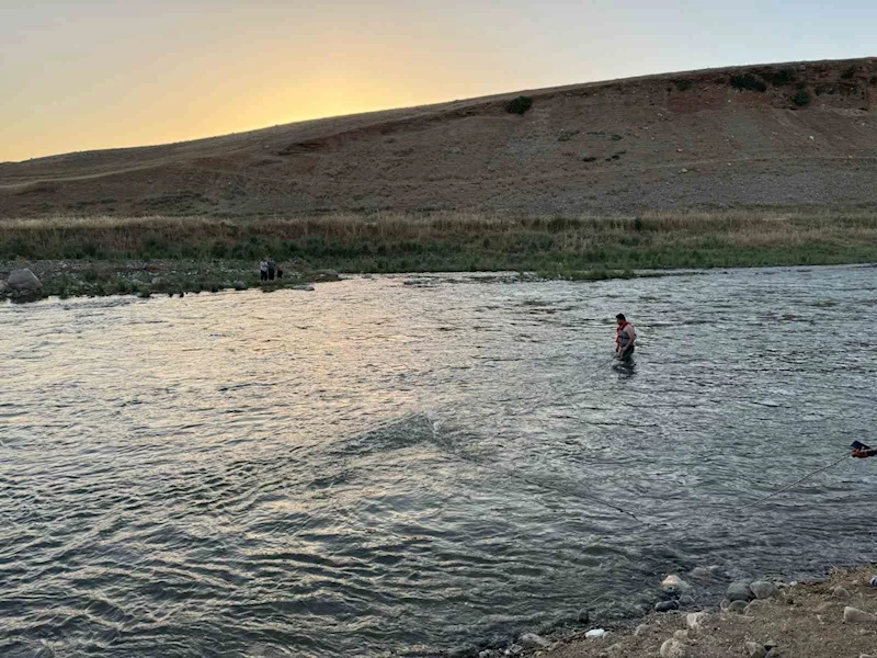 Kezar Çayı’nda mahsur kalan