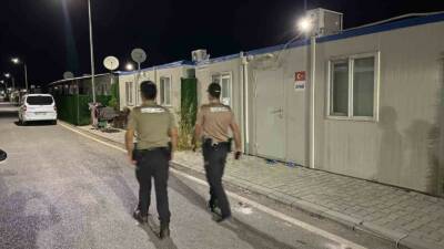 Adıyaman’da depremzede vatandaşların kaldığı konteyner kentte güvenlik önlemleri artırıldı.