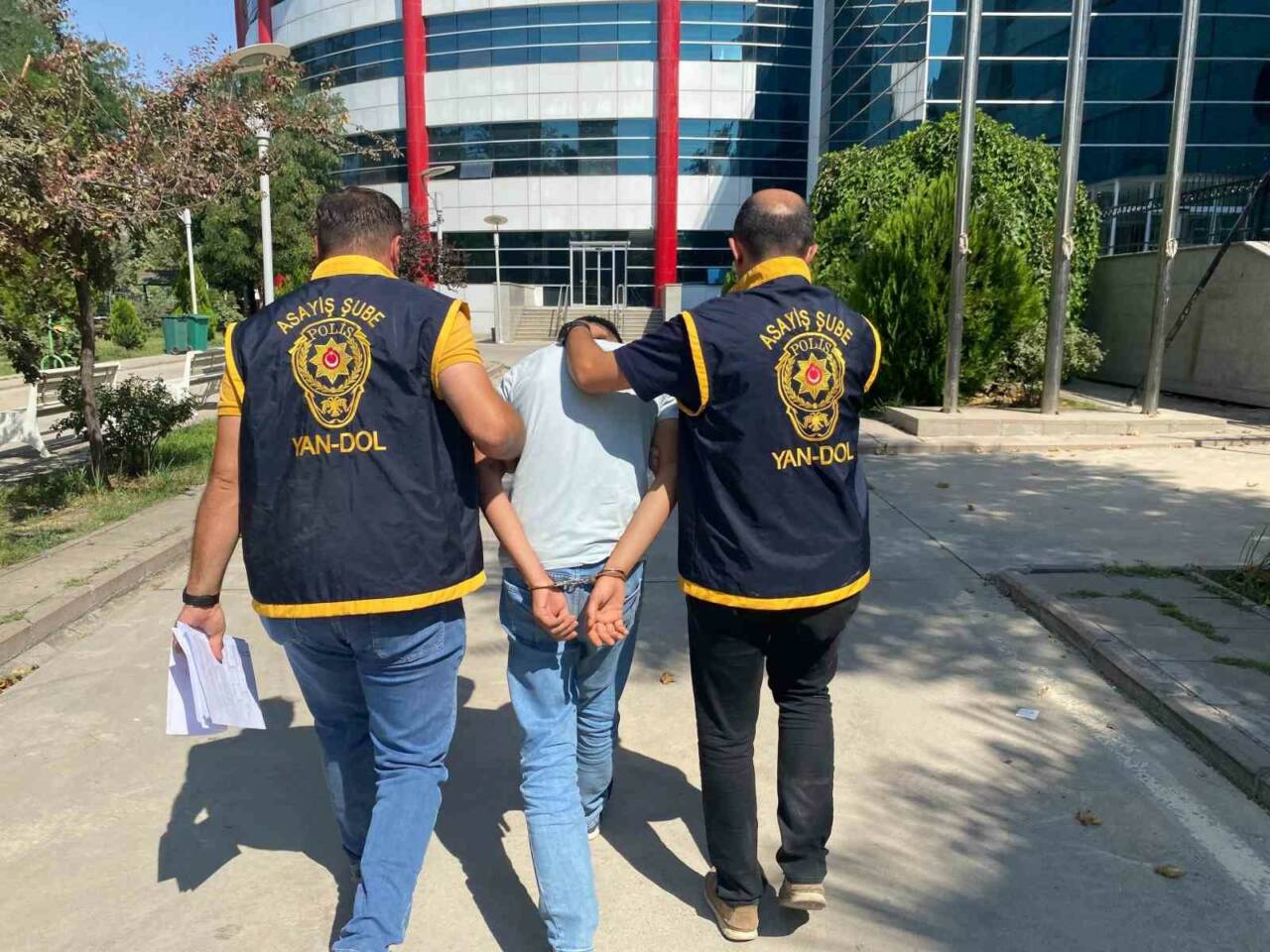 Adıyaman’da 3 farklı adreste motosiklet hırsızlığı olaylarına karışan 2 şahıs