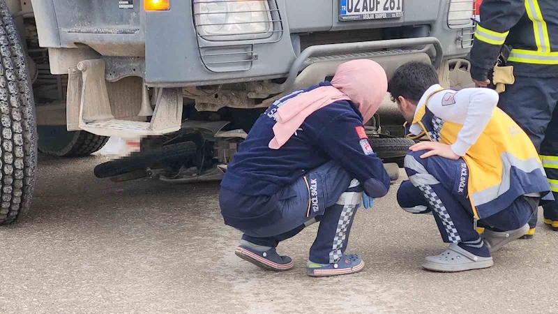 Adıyaman’da kamyonun altına giren