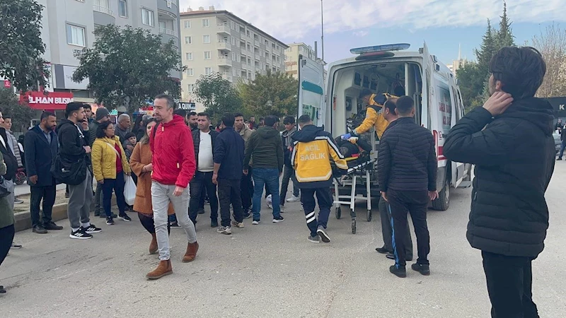 Kilis’te motosiklet yolun karşısına